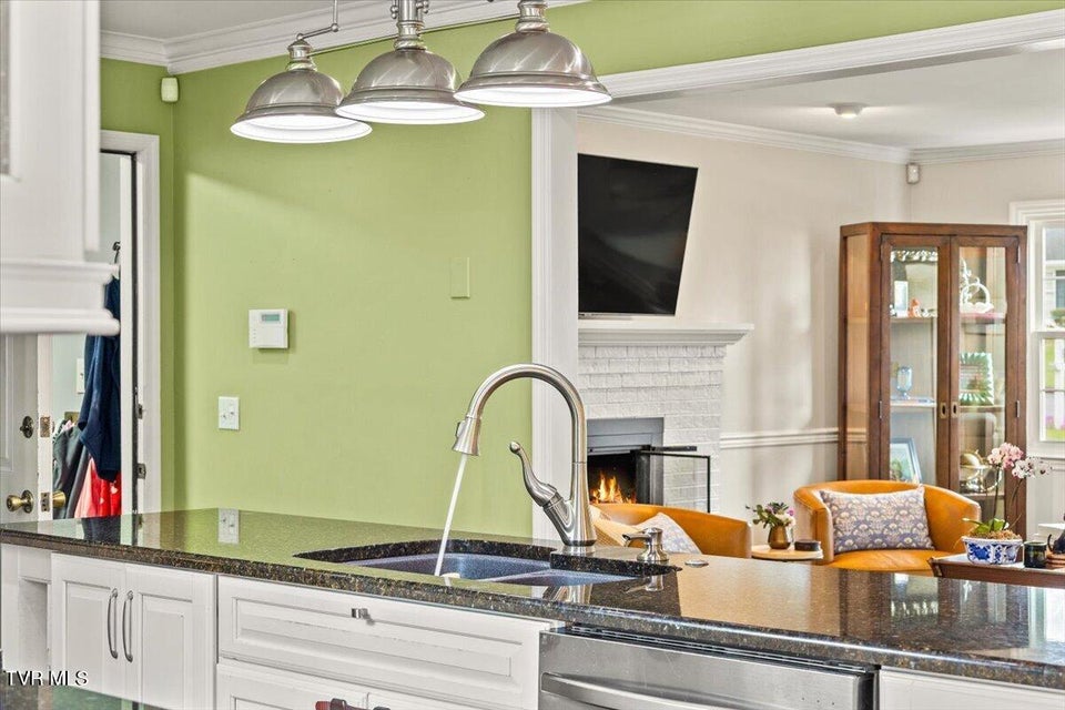 Photo #16: 8 Parwood Court