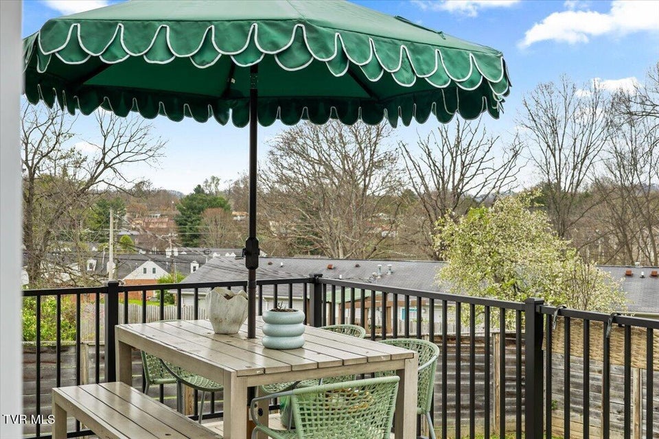 Photo #21: 8 Parwood Court