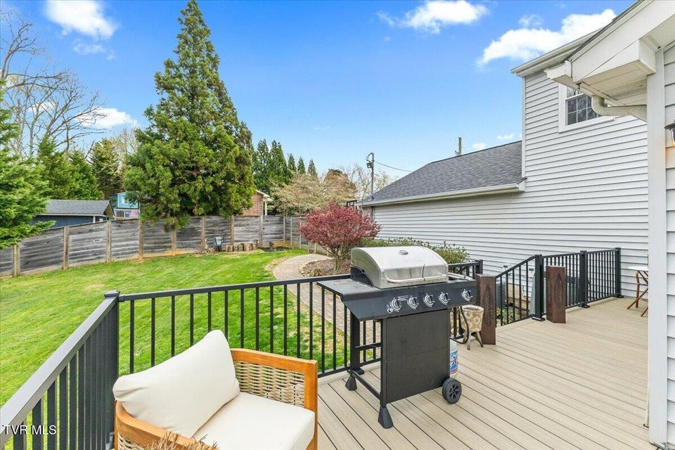 Photo #23: 8 Parwood Court