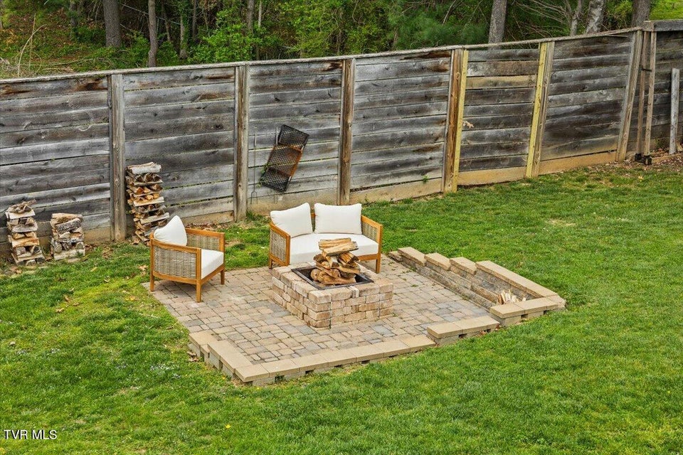 Photo #26: 8 Parwood Court