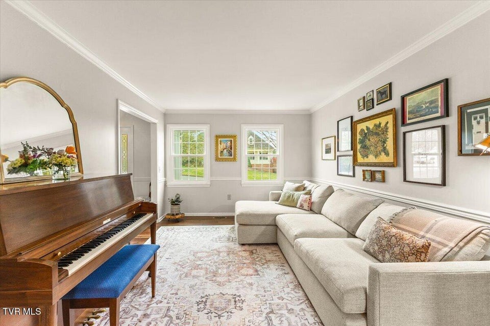 Photo #29: 8 Parwood Court