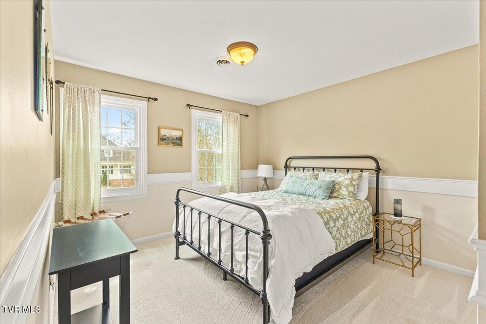 Photo #34: 8 Parwood Court