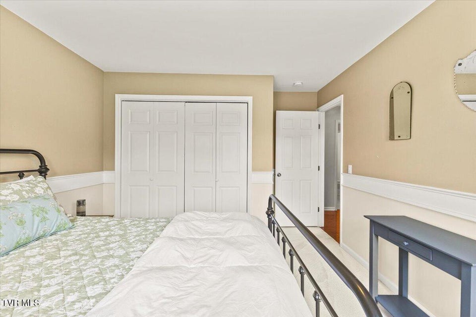 Photo #35: 8 Parwood Court