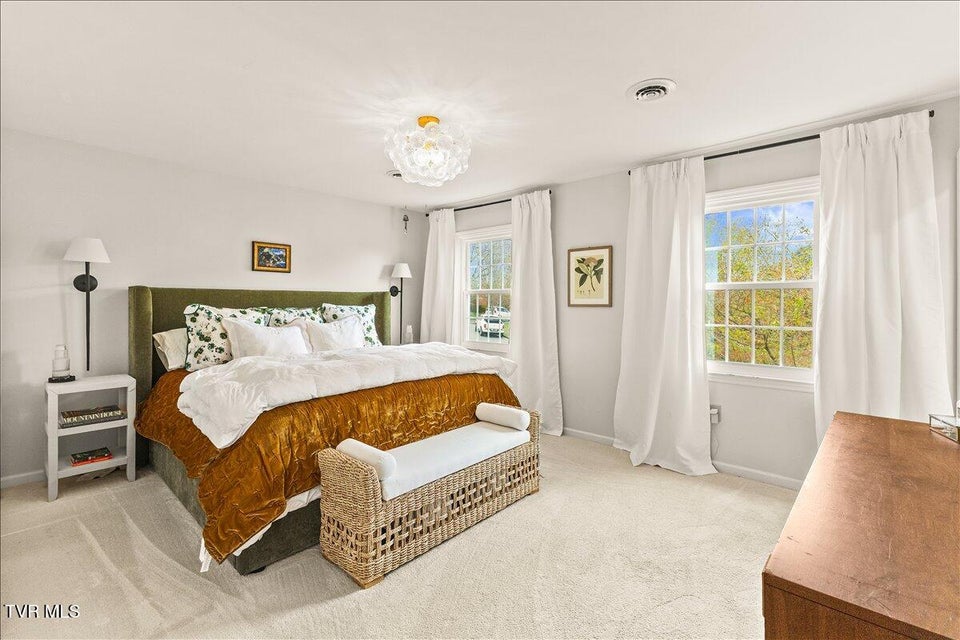 Photo #41: 8 Parwood Court