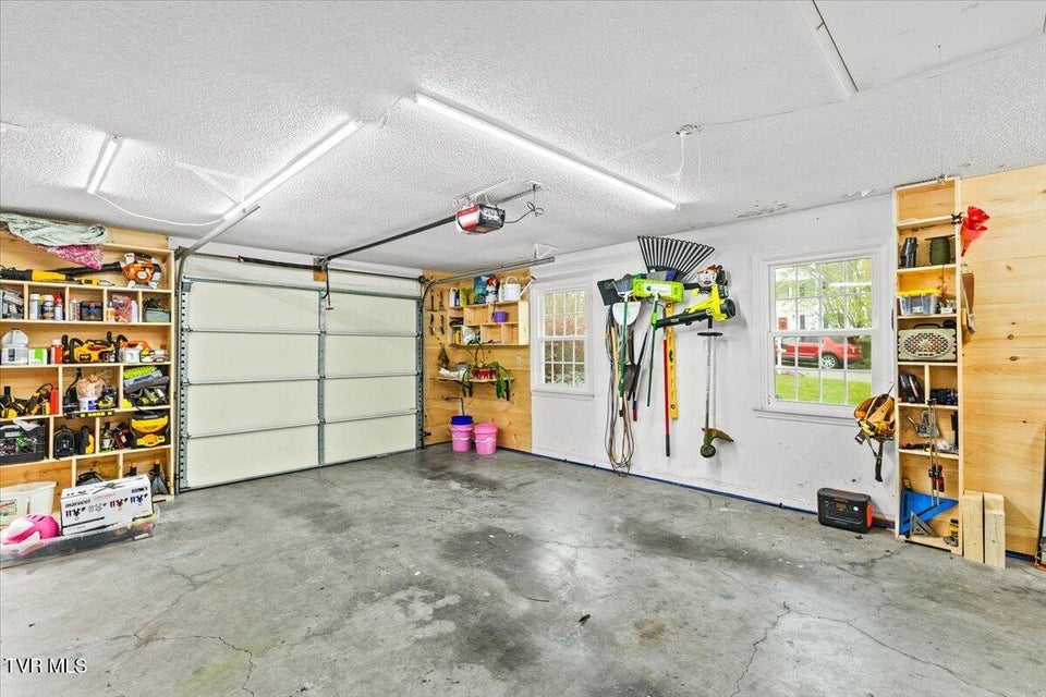 Photo #51: 8 Parwood Court