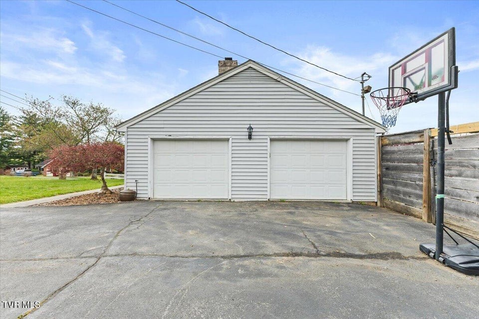 Photo #53: 8 Parwood Court