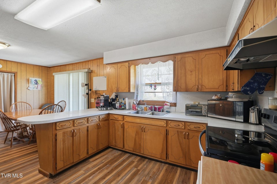 Photo #10: 805 Rock Creek Road