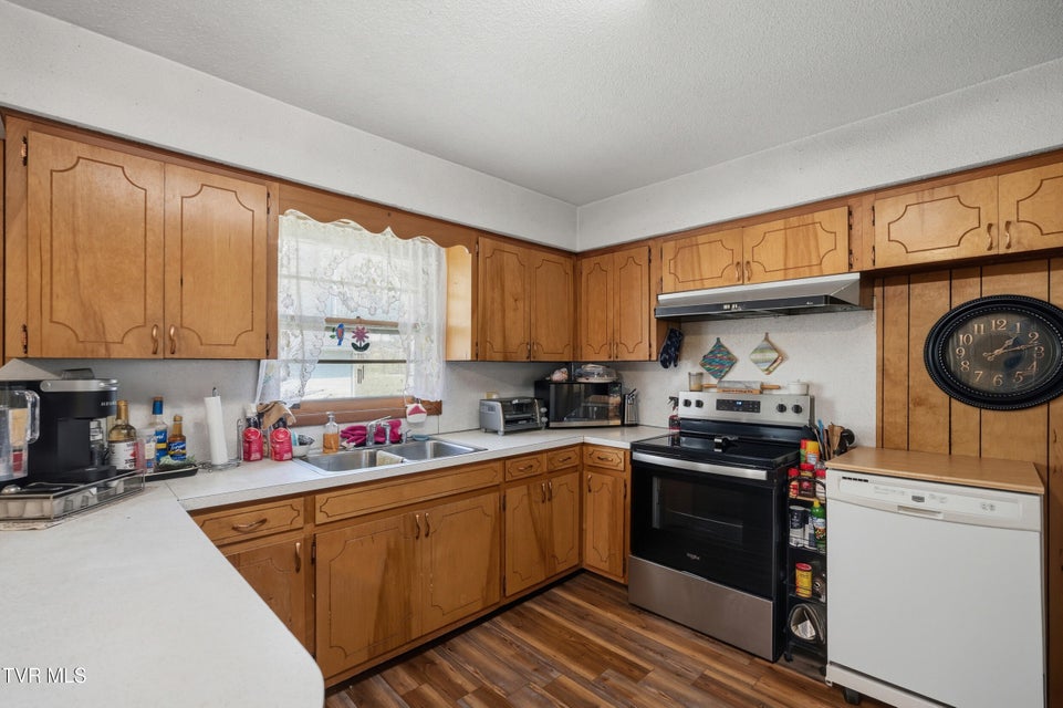 Photo #11: 805 Rock Creek Road