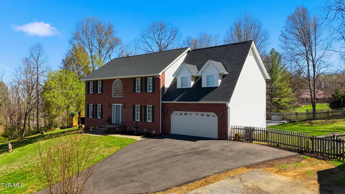 Photo #4: 124 Lazy Lane