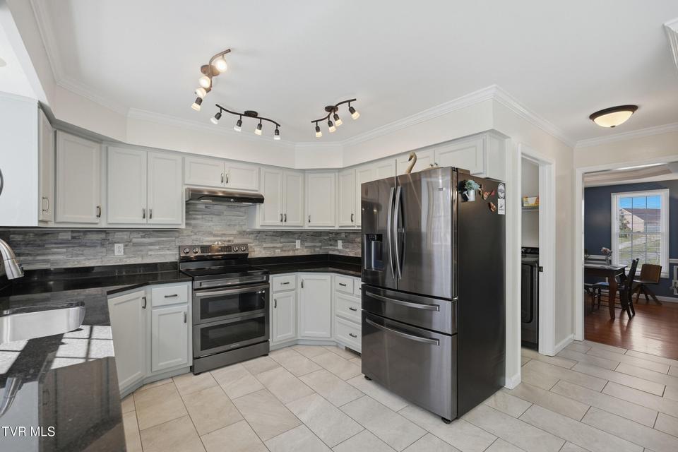 Photo #17: 124 Lazy Lane