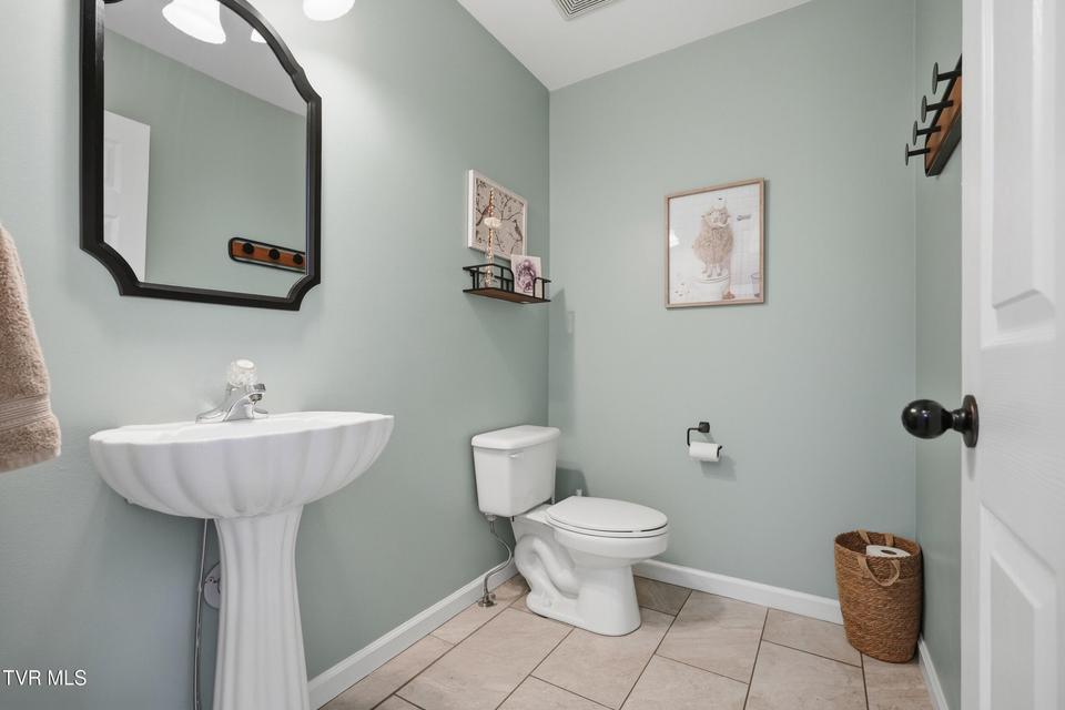 Photo #18: 124 Lazy Lane