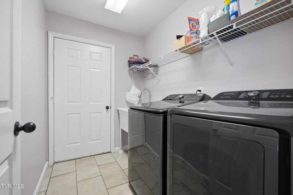 Photo #19: 124 Lazy Lane