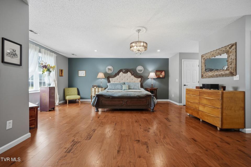 Photo #27: 124 Lazy Lane