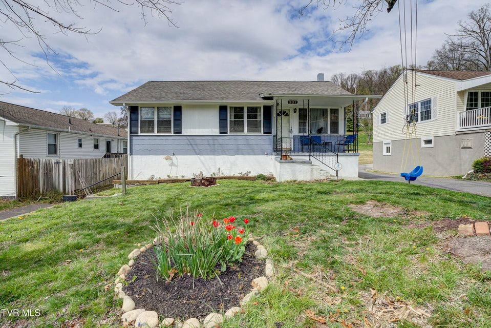 Photo #2: 307 Walker Street