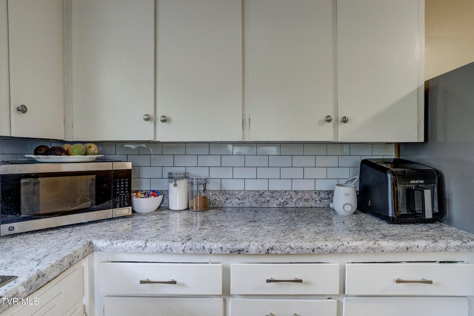 Photo #16: 307 Walker Street