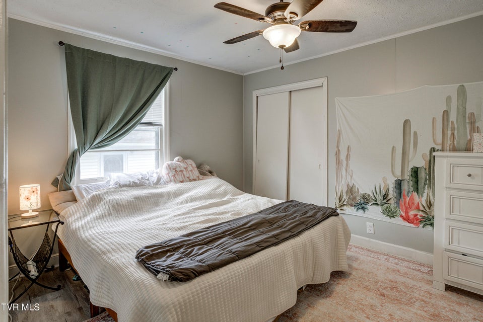 Photo #17: 307 Walker Street