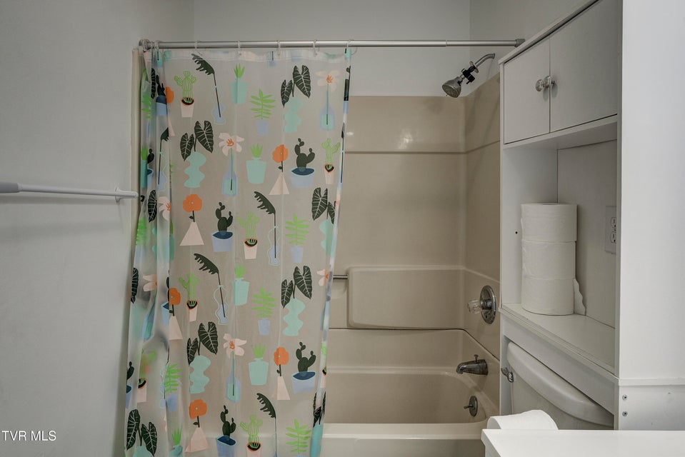 Photo #20: 307 Walker Street