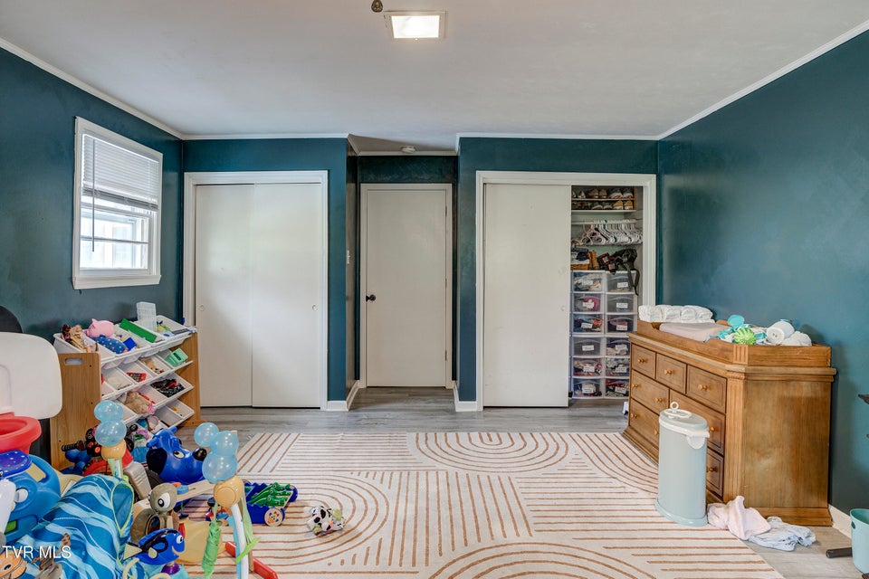 Photo #24: 307 Walker Street