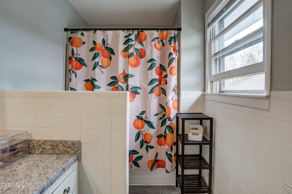 Photo #26: 307 Walker Street