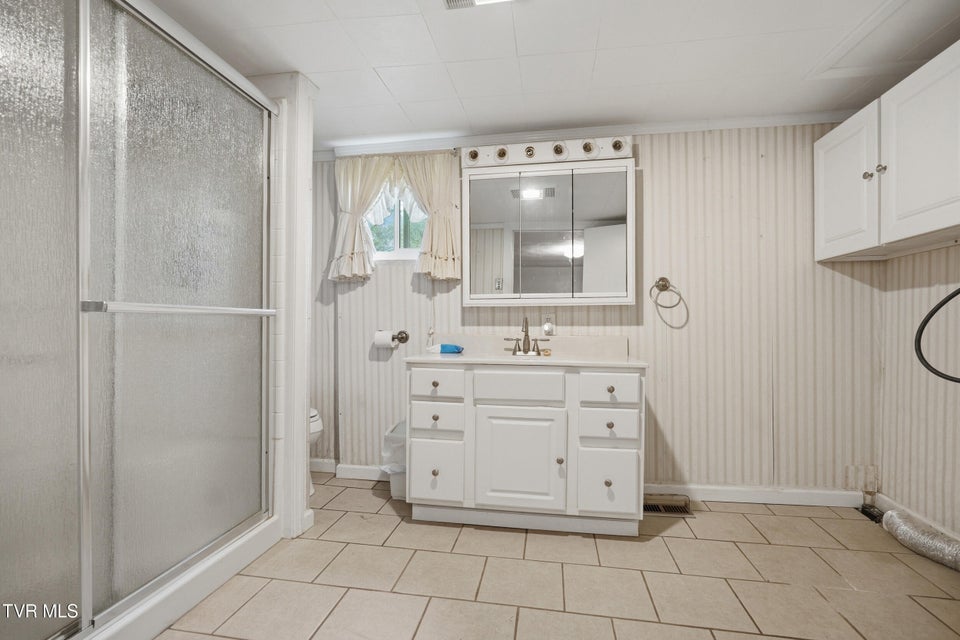 Photo #10: 1333 Dante Road