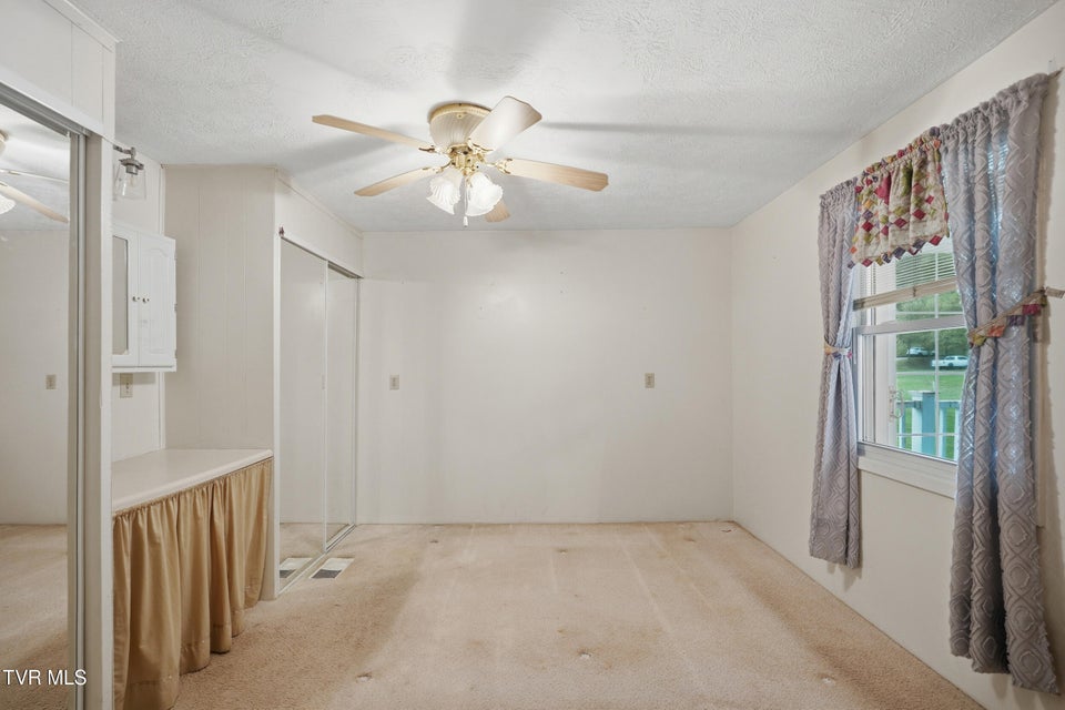 Photo #15: 1333 Dante Road