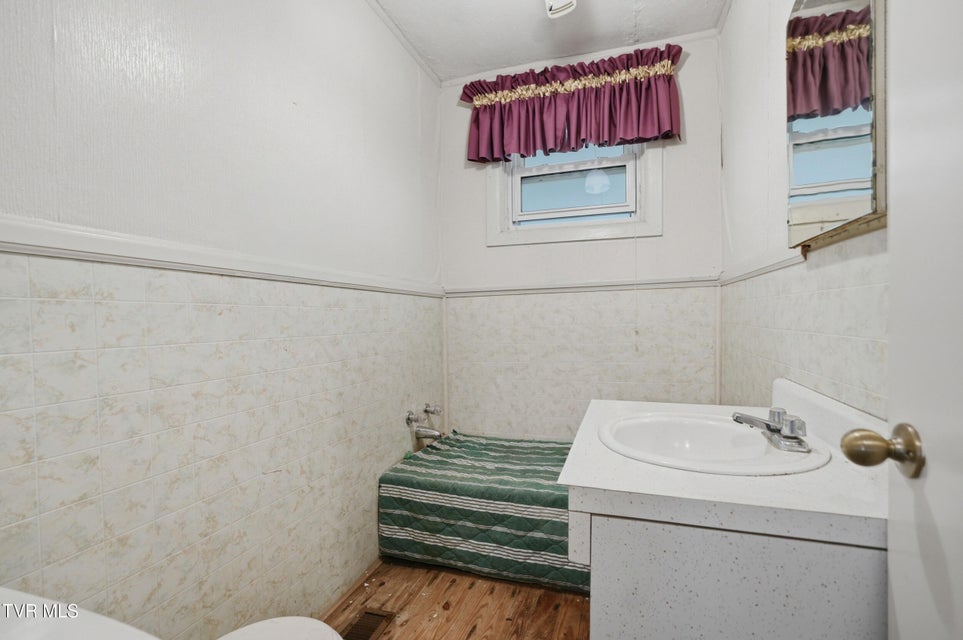 Photo #17: 1333 Dante Road