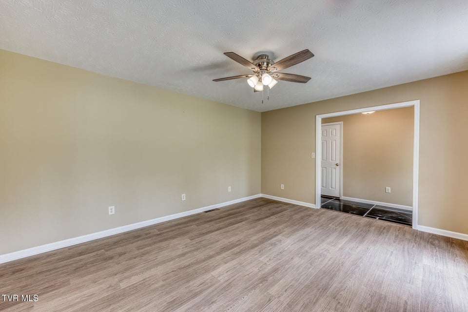 Photo #18: 5509 Memorial Boulevard