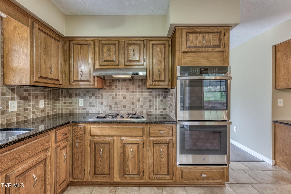 Photo #25: 5509 Memorial Boulevard