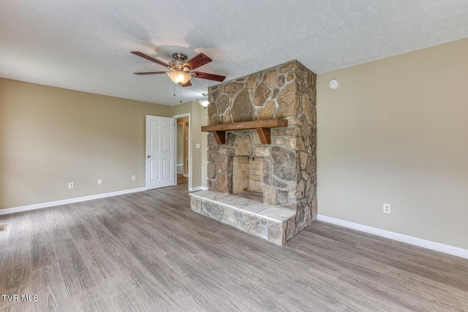 Photo #31: 5509 Memorial Boulevard