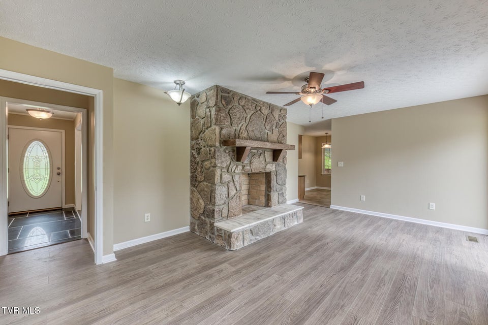 Photo #3: 5509 Memorial Boulevard