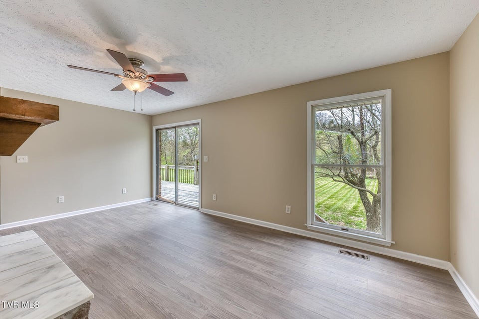 Photo #33: 5509 Memorial Boulevard