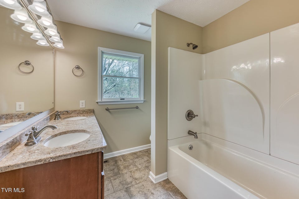 Photo #36: 5509 Memorial Boulevard