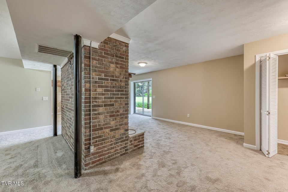 Photo #46: 5509 Memorial Boulevard