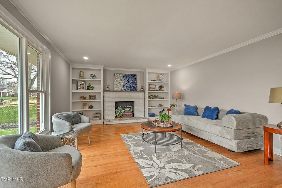 Photo #4: 1002 Lincoln Avenue