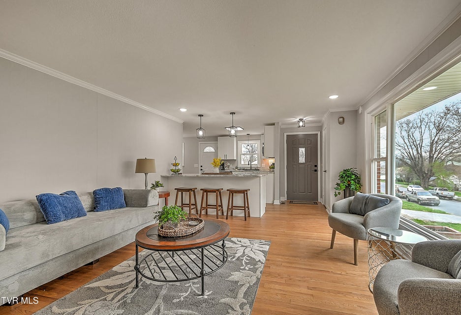 Photo #6: 1002 Lincoln Avenue