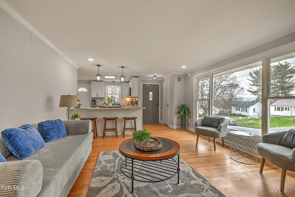 Photo #7: 1002 Lincoln Avenue