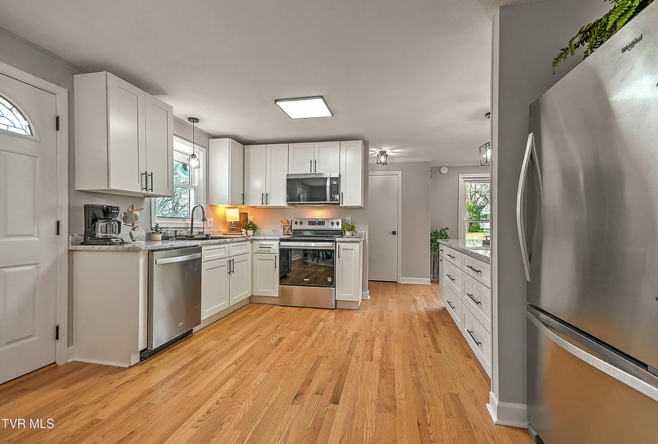 Photo #8: 1002 Lincoln Avenue