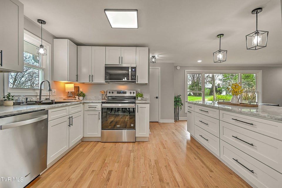 Photo #9: 1002 Lincoln Avenue