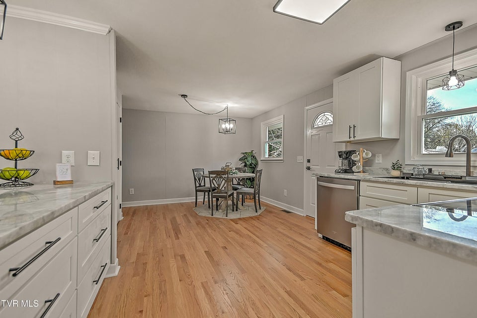 Photo #10: 1002 Lincoln Avenue