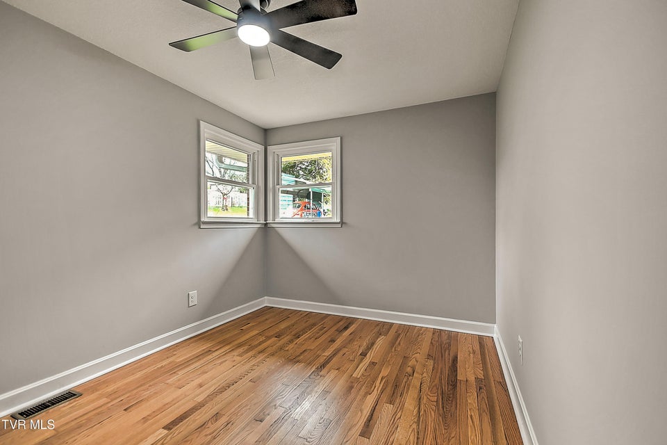 Photo #23: 1002 Lincoln Avenue