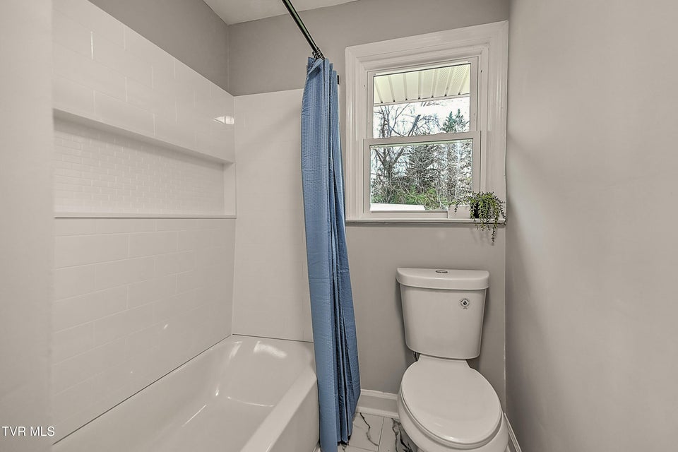 Photo #26: 1002 Lincoln Avenue