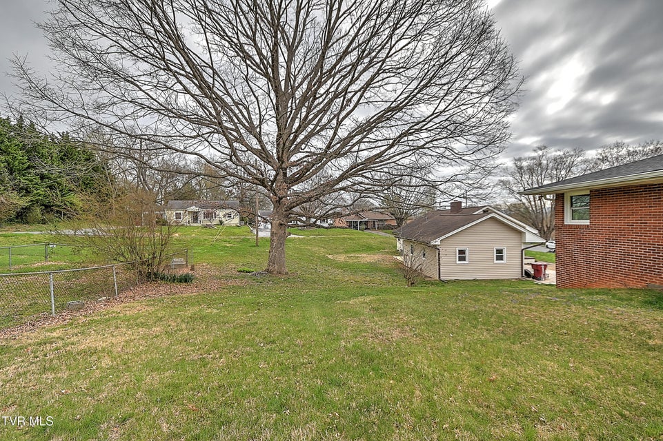 Photo #34: 1002 Lincoln Avenue