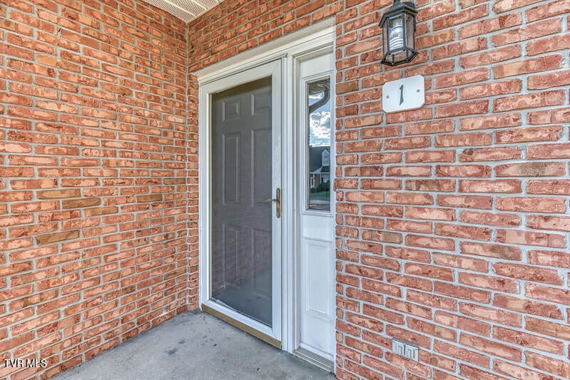 Photo #3: 1725 Lakeview Drive