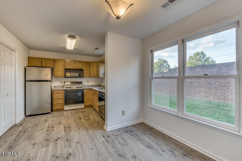 Photo #10: 1725 Lakeview Drive