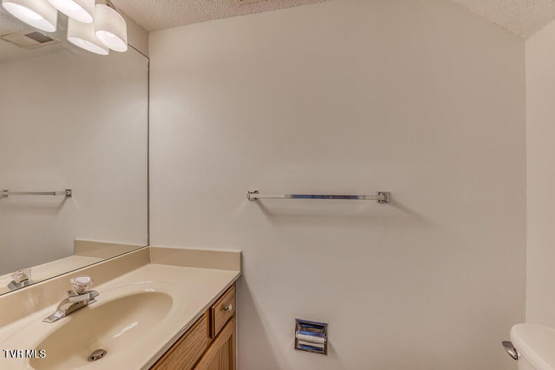 Photo #16: 1725 Lakeview Drive