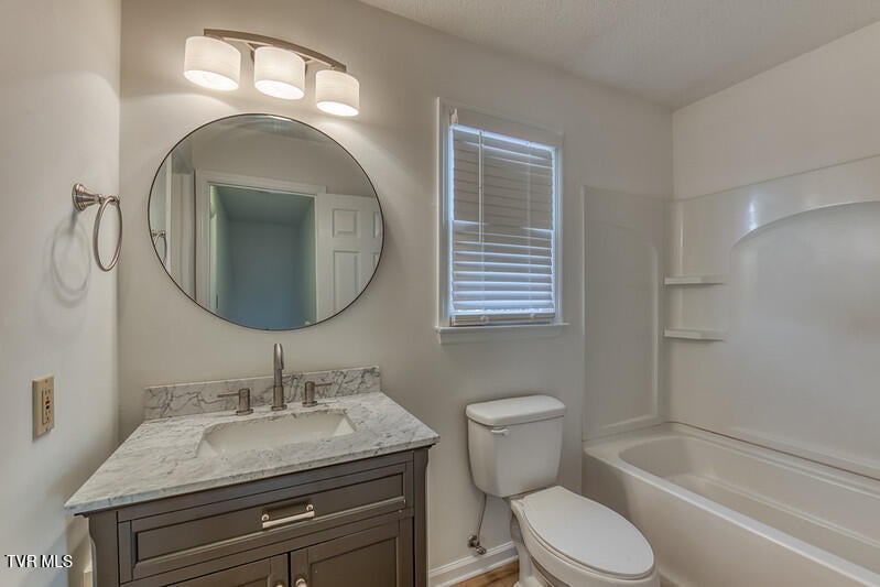 Photo #19: 1725 Lakeview Drive