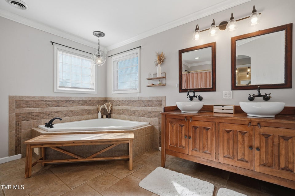 Photo #27: 235 Cottontail Drive