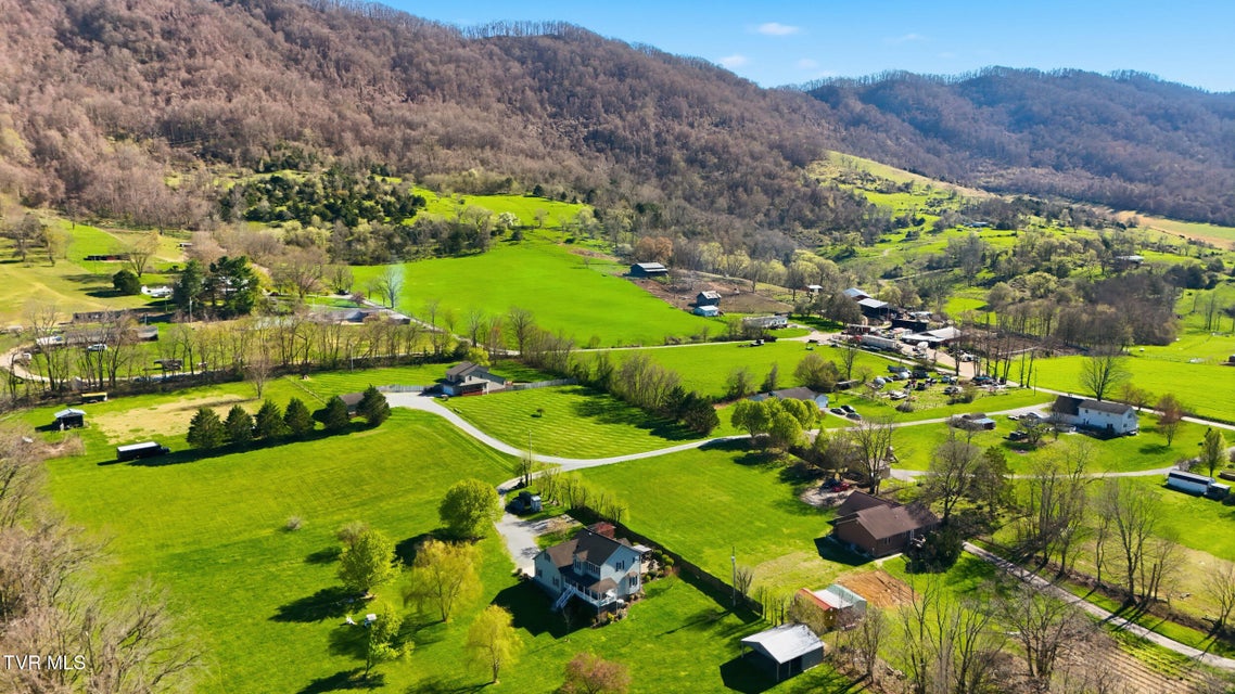 Photo #54: 235 Cottontail Drive