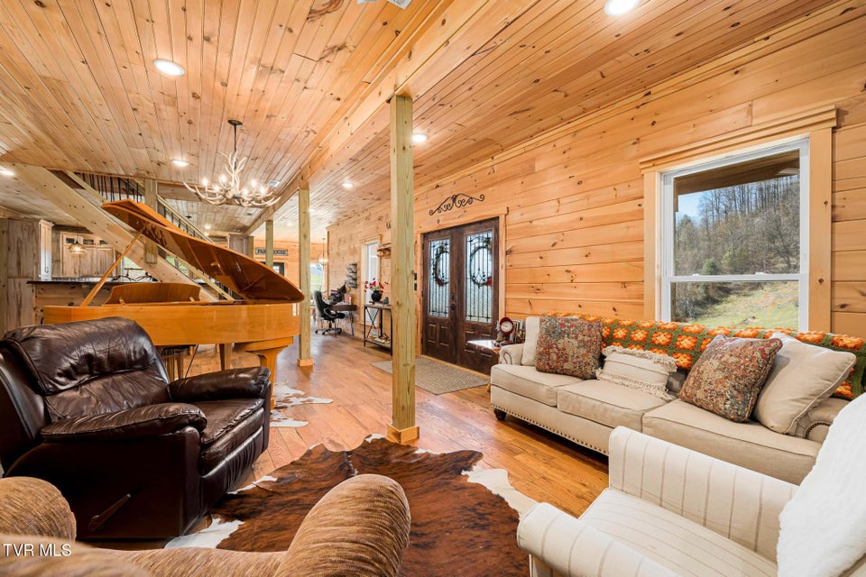 Photo #31: 533 Robinson Hollow Lane