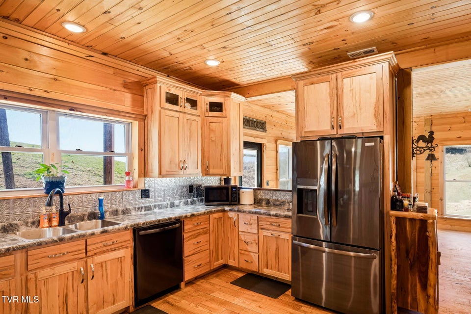 Photo #42: 533 Robinson Hollow Lane